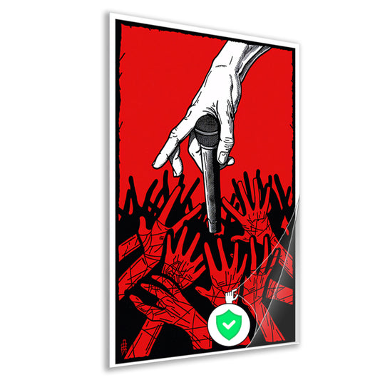 Hand houdt microfoon omhoog tussen andere handen. poster