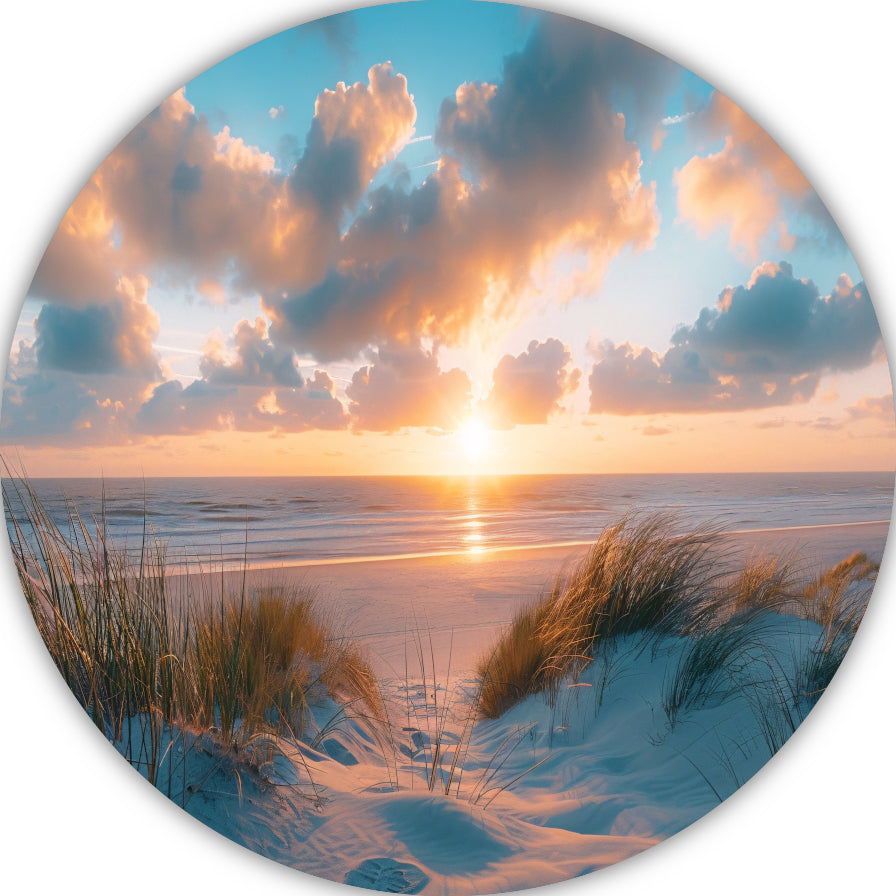 Betoverende zonsopgang op een rustig zandstrand aluminium muurcirkel