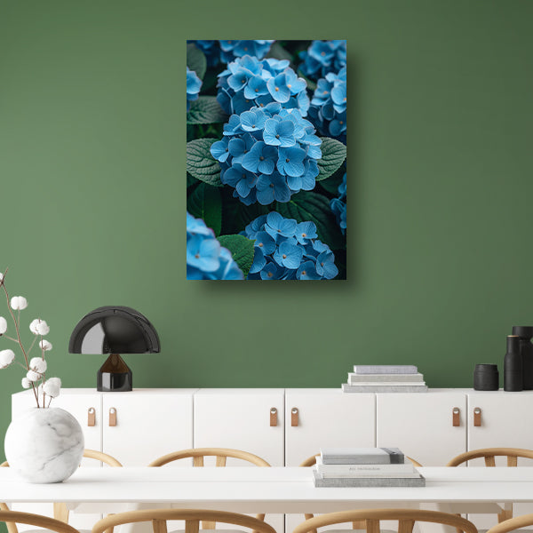 Blauwe bloemen in de tuin canvas met baklijst