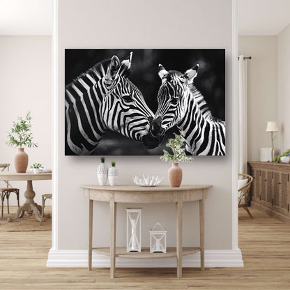 Intieme ontmoeting zebra moeder en jong poster