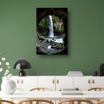 Waterval door Stenen Raam in Natuur poster