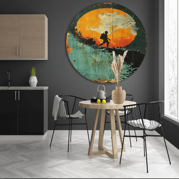 Silhouet van een figuur tegen een Kleurrijk maan aluminium muurcirkel