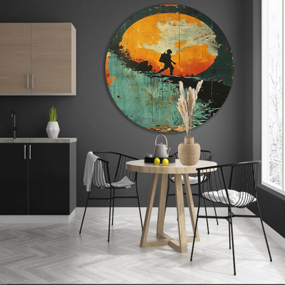 Silhouet van een figuur tegen een Kleurrijk maan aluminium muurcirkel