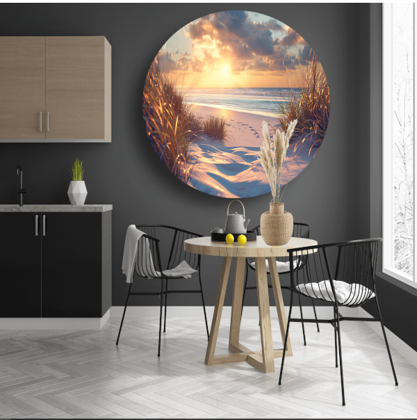 Betoverende zonsondergang op het strand met levendige kleuren aluminium muurcirkel