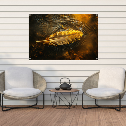 Gouden veer drijvend op een waterige zonsondergang tuinposter