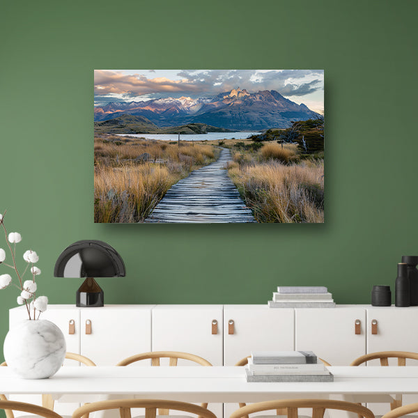 Prachtig Patagonisch landschap met houten pad canvas