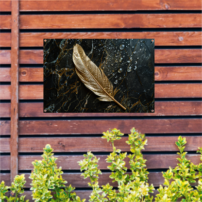 Gouden veer met waterdruppels op donker marmer tuinposter
