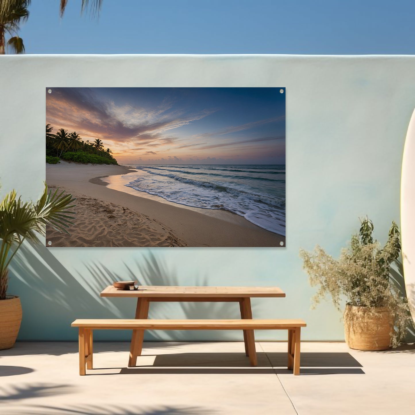 Prachtige zonsondergang aan rustig strand tuinposter