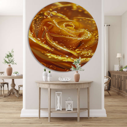 Gouden roos met glinsterende waterdruppels close-up aluminium muurcirkel