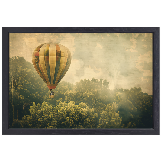 Luchtballon zweeft boven boslandschap canvas met baklijst