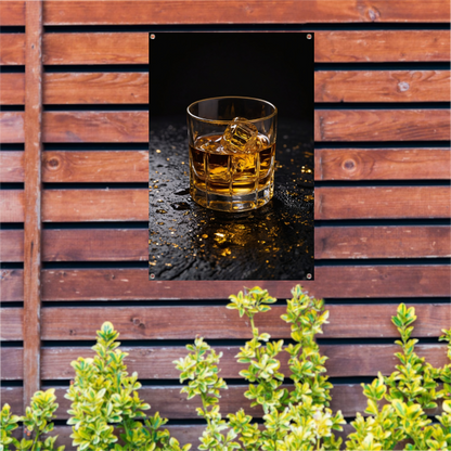 Amber Whisky in Glas met Gouden Accenten tuinposter