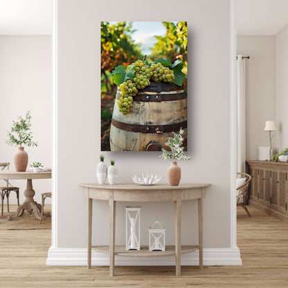 Rustiek Houten Vat met Groene Druiven in Wijngaard poster
