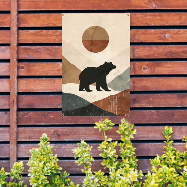 Beer in abstract landschap met geometrische zon tuinposter