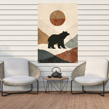 Beer in abstract landschap met geometrische zon tuinposter