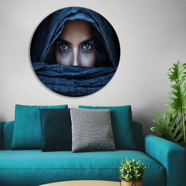 Mysterieuze Vrouw in Textielomhulsel forex muurcirkel