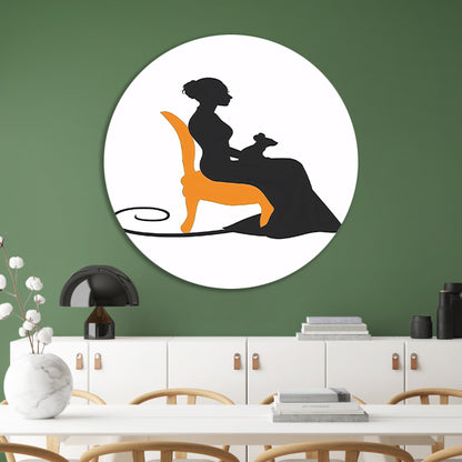 Silhouet van vrouw met muis op stoel aluminium muurcirkel
