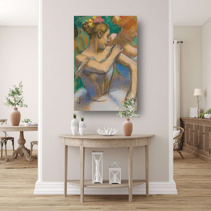 Danser die haar schoudervullingen aanpast - Edgar Degas poster