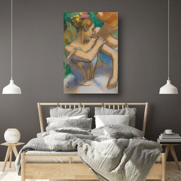 Danser die haar schoudervullingen aanpast - Edgar Degas poster