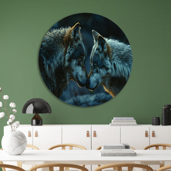 Twee wolven in donkere omgeving aluminium muurcirkel