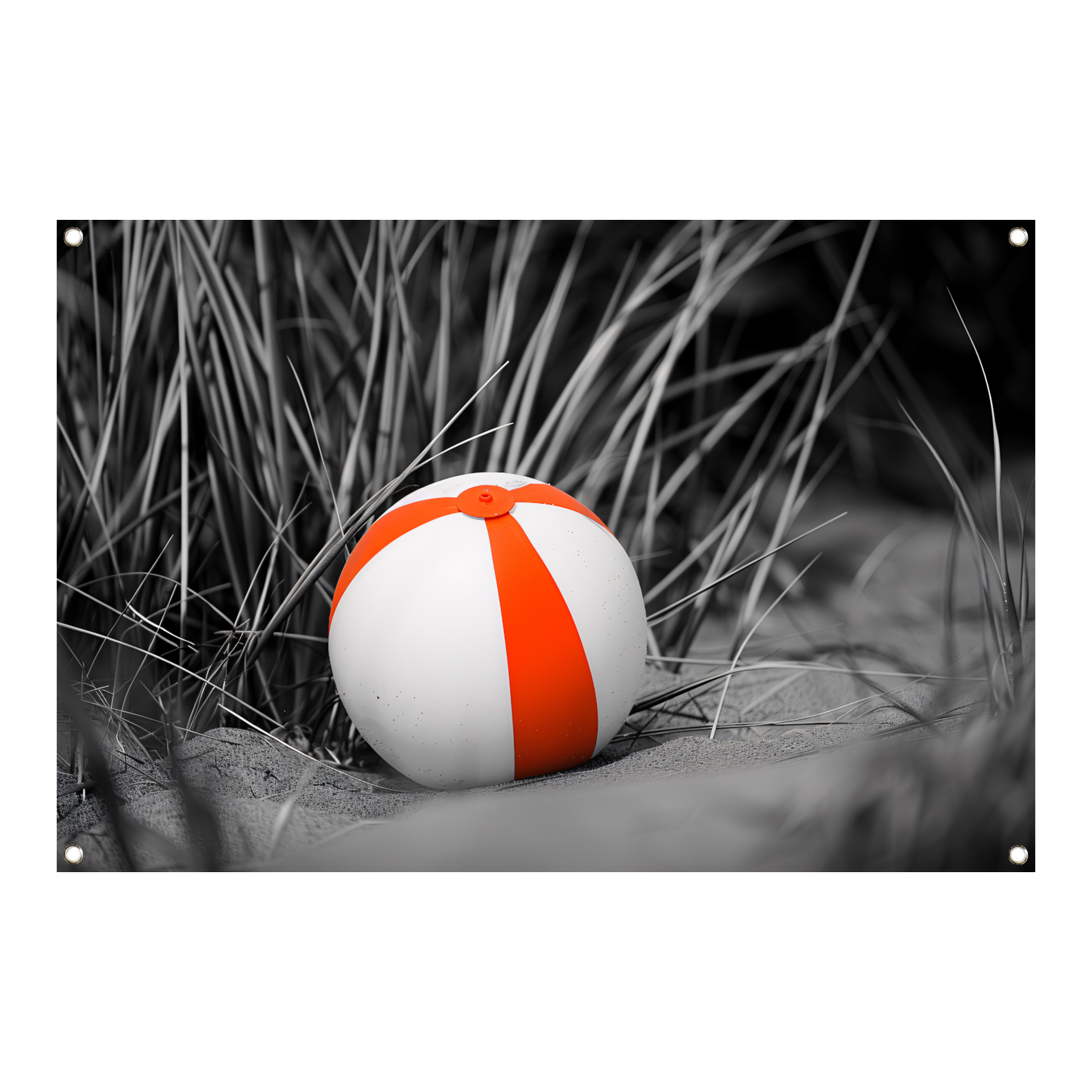 Minimalistische strandbal op het zand tuinposter