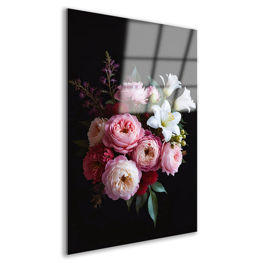 Gevarieerd bloemenboeket tegen donkere achtergrond acrylglas