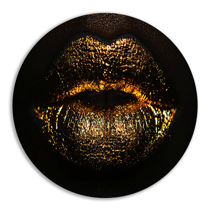 Glanzende gouden en zwarte lippen close-up aluminium muurcirkel