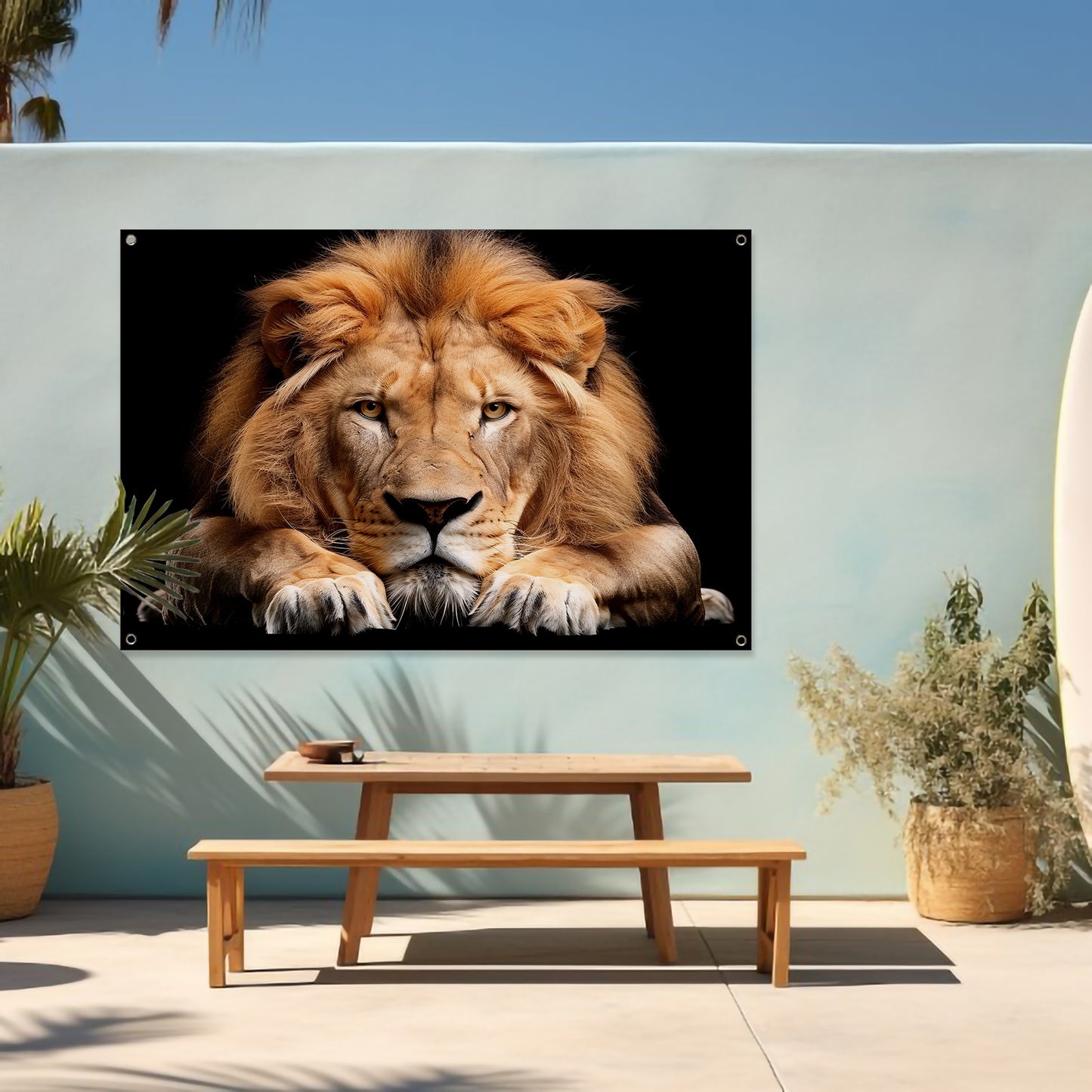 Majestueuze Leeuw in Ontspannen Houding tuinposter