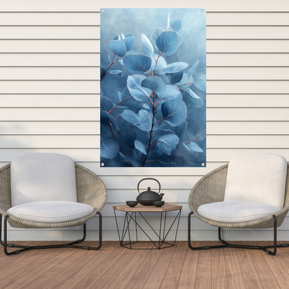 Elegante blauwe eucalyptus bladeren in minimalistische stijl tuinposter