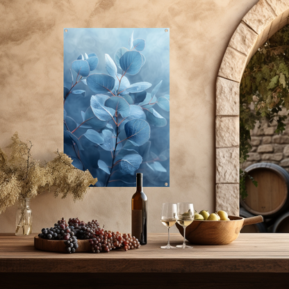 Elegante blauwe eucalyptus bladeren in minimalistische stijl tuinposter
