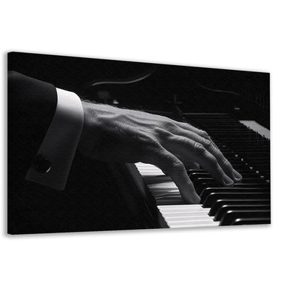 Hand speelt piano in zwart-wit fotocanvas