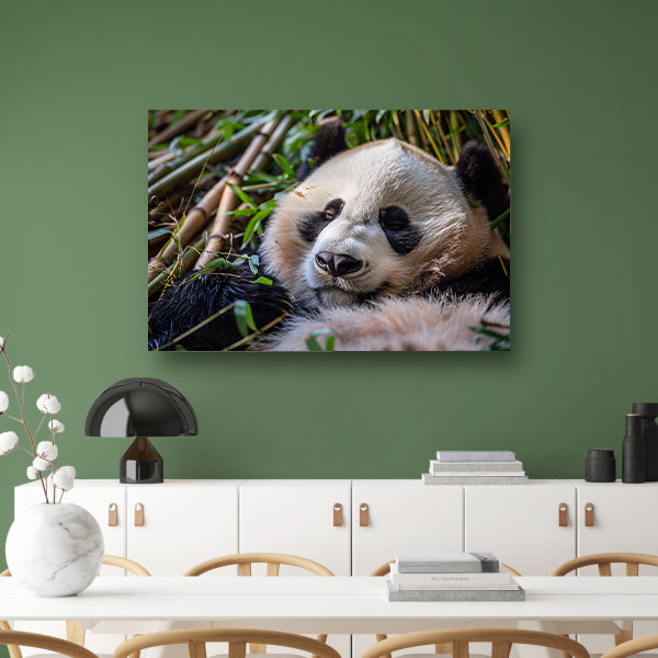 Slapende panda te midden van bamboe poster