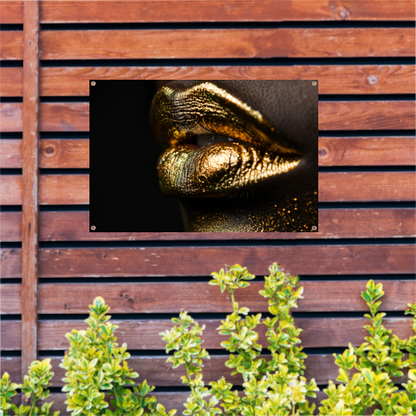 Gouden Lippenstift Op Zwart Fluweel tuinposter