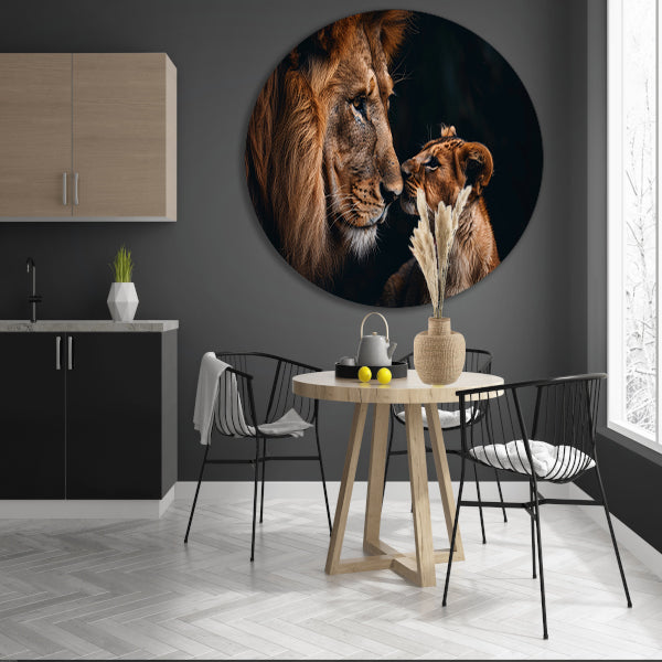 Intiem moment tussen leeuw en welp forex muurcirkel