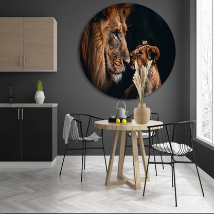 Intiem moment tussen leeuw en welp forex muurcirkel
