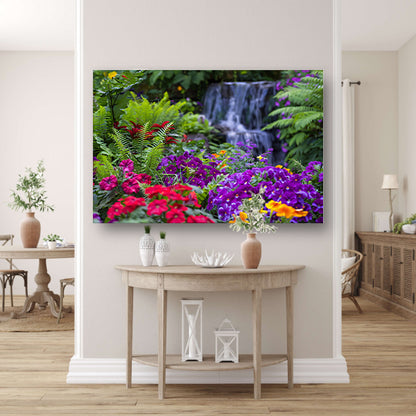 Levendige bloementuin met serene waterval canvas