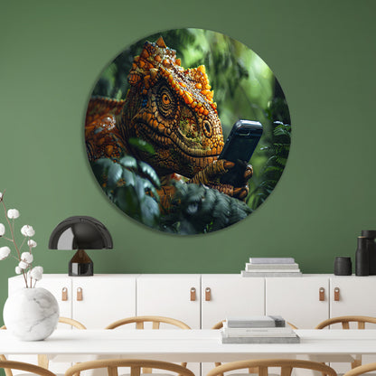 Dinosaurus met smartphone in het bos aluminium muurcirkel