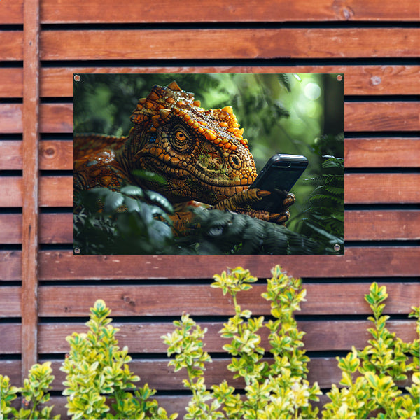 Dinosaurus met smartphone in het bos tuinposter