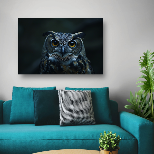 Nachtuil met doordringende gele ogen canvas