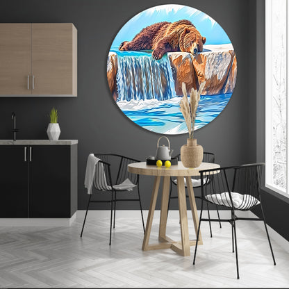 Beer rustend op waterval in natuur aluminium muurcirkel