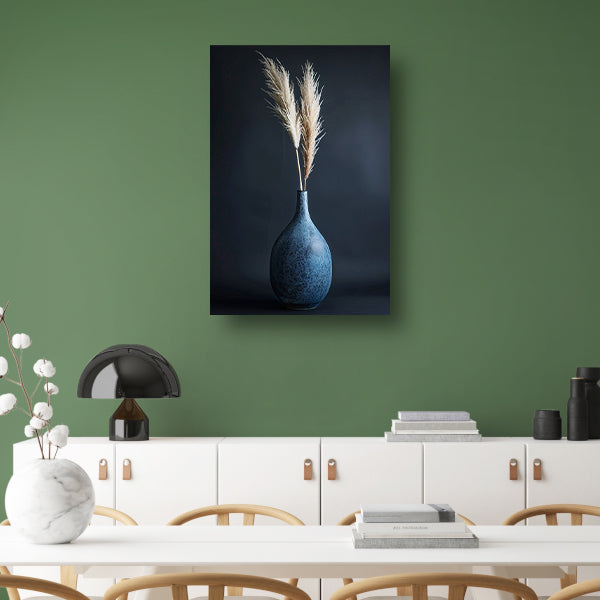 Blauwe vaas met beige pampasgras in minimalistische stijl canvas