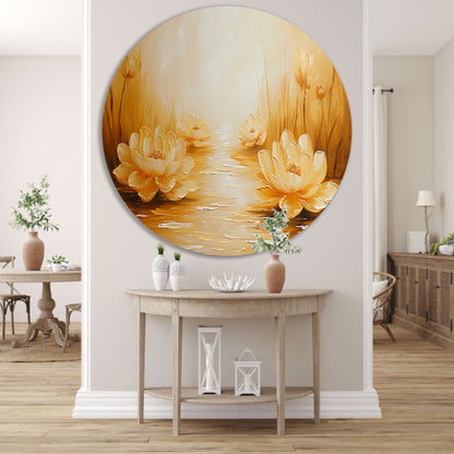 Gouden waterlelies in serene omgeving aluminium muurcirkel