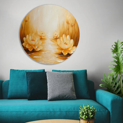 Gouden waterlelies in serene omgeving aluminium muurcirkel