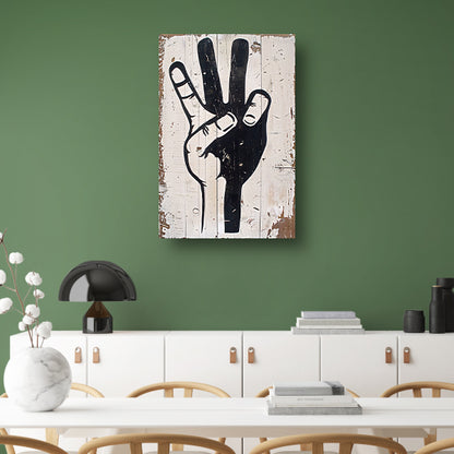 Zwart-witte hand op verweerd hout canvas