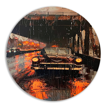 Regenachtige avond met klassieke auto onder brug aluminium muurcirkel