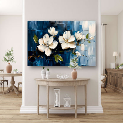 Abstracte witte bloemen op blauwe achtergrond poster