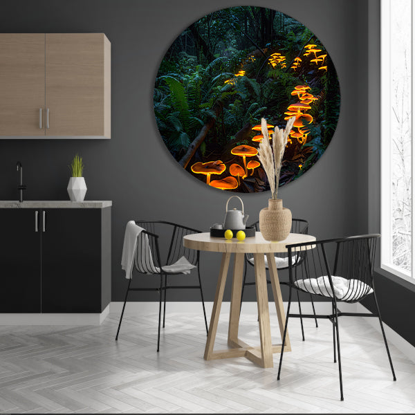 Glowing paddenstoelen in mystiek boslandschap aluminium muurcirkel