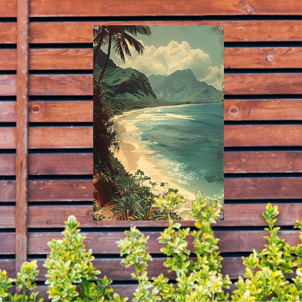 Tropisch strand met palmbomen en bergen tuinposter