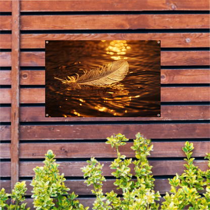 Gouden veer drijvend op water bij zonsondergang tuinposter