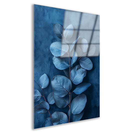 Minimalistische weergave van blauwe bladeren op een donkere achtergrond acrylglas