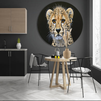 Realistisch schilderij van jonge cheeta aluminium muurcirkel